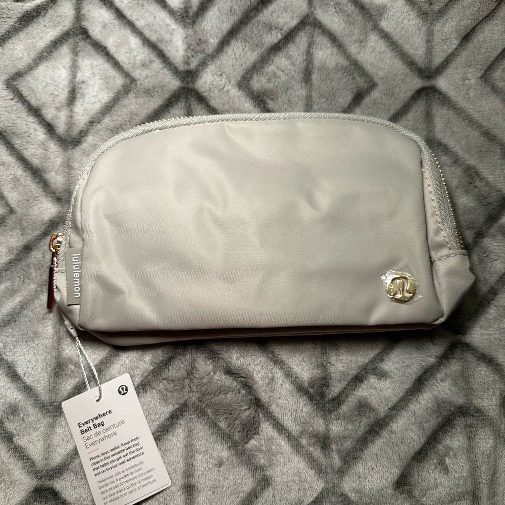 Lululemon Light Gray Everyday Belt Bag Pouch